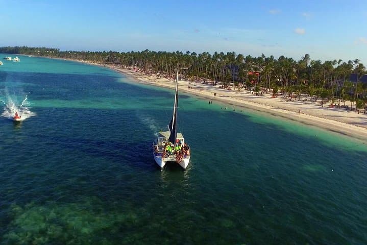 Barco de Fiesta en Punta Cana: Snorkel, Avistamiento de Delfines y Natación en Piscina Natural - 3