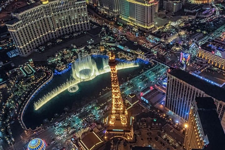 Las Vegas Strip Night Flight by Helicopter: Sparkling City Lights Tour - 4