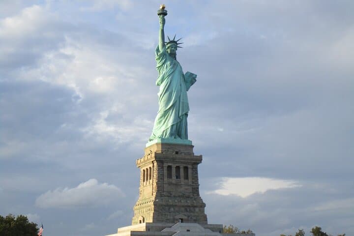 Chárter de velero privado en NYC: Puente de Brooklyn y Estatua de la Libertad - 7