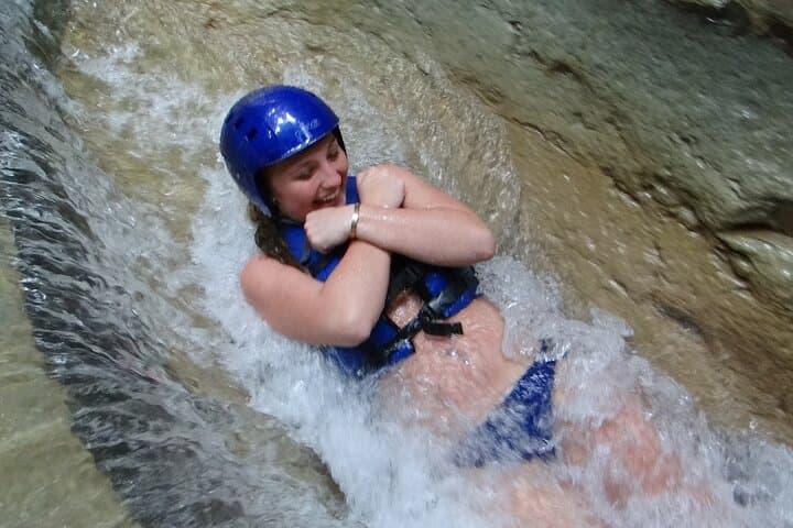 Mega Aventura en Puerto Plata: Conducción de Buggies, Natación en Cascada y Almuerzo Local - 3