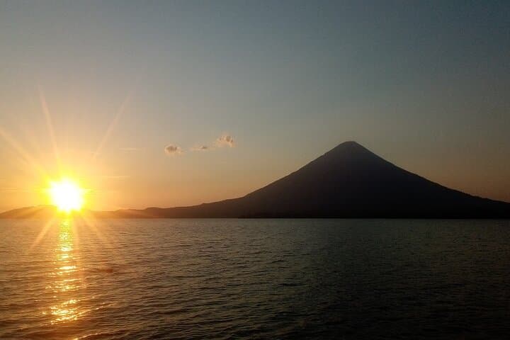 Private Ometepe Kayak Safari: Wildlife & Volcano Views - 2