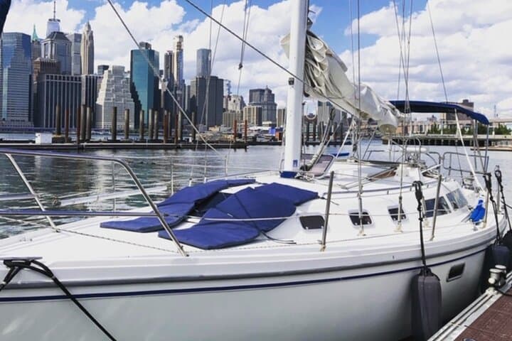 Chárter de velero privado en NYC: Puente de Brooklyn y Estatua de la Libertad - 2
