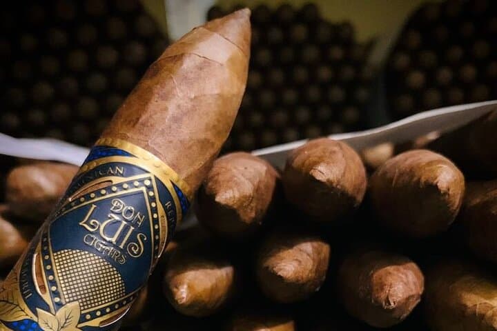 Hand Roll Your Own Cigar Experience in San Diego