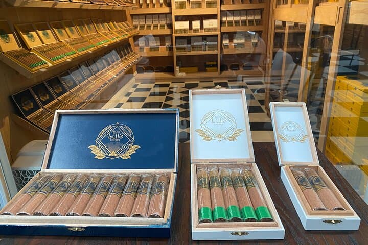 Experiencia de Elaboración de Tu Propio Cigarro en San Diego - 4