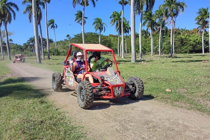Aventura en Super Buggy en Ámbar Cove/Bahía de Taíno: Adrenalina y Cultura Auténtica - 2