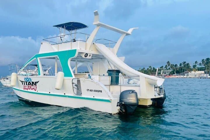 Punta Cana Adult-Only Party Boat: Snorkeling, Music & Natural Pool Adventure - 5