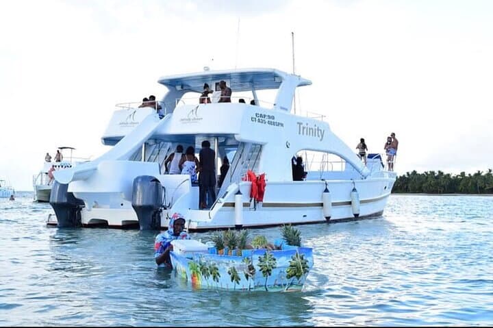 Crucero en Barco Fiesta Hip Hop Solo para Adultos en Punta Cana con Bebidas Ilimitadas y Parada en Banco de Arena - 2