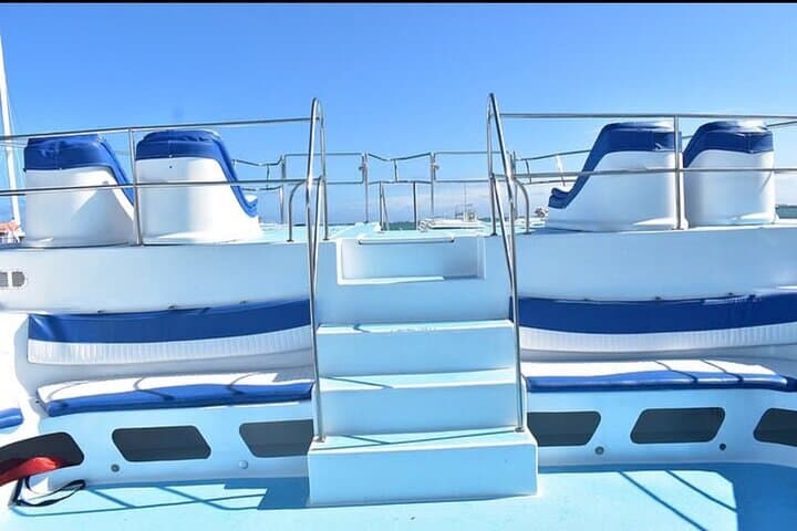Crucero en Barco Fiesta Hip Hop Solo para Adultos en Punta Cana con Bebidas Ilimitadas y Parada en Banco de Arena - 4