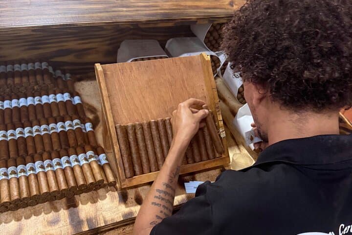 Escala de Crucero en Puerto Plata: Experiencia Dominicana de Cigarros - 7